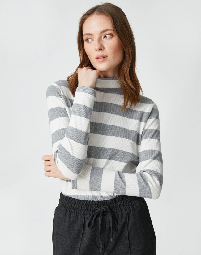 Half Turtleneck Corduroy Long Sleeved T-Shirt — изображение 2
