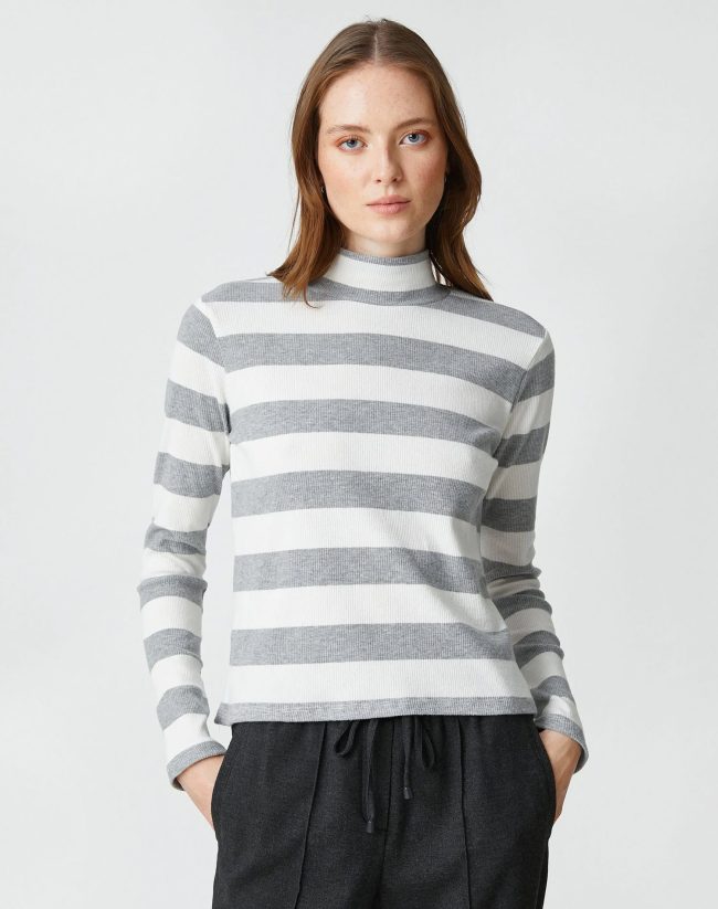 Half Turtleneck Corduroy Long Sleeved T-Shirt — изображение 3